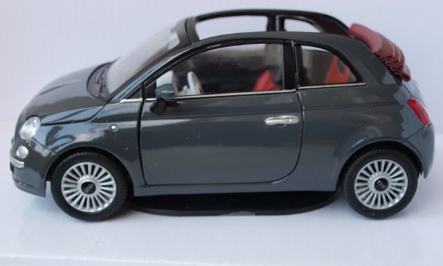 Heel boos Klooster partij Fiat 500 miniaturen schaal 1